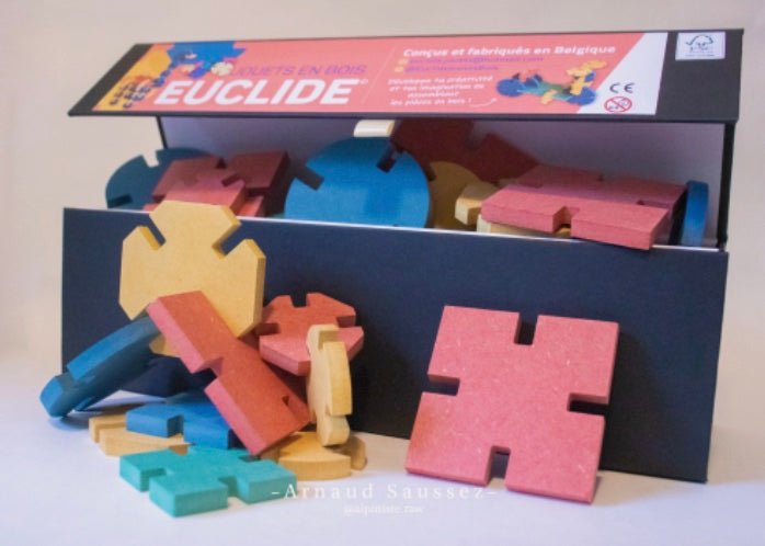 Euclide jouets en bois - 40 Grandes pièces - de 36 mois à 10 ans-Boîte noire à couvercle magnétique-Jouet en bois-Euclide-Nature For Kids-5
