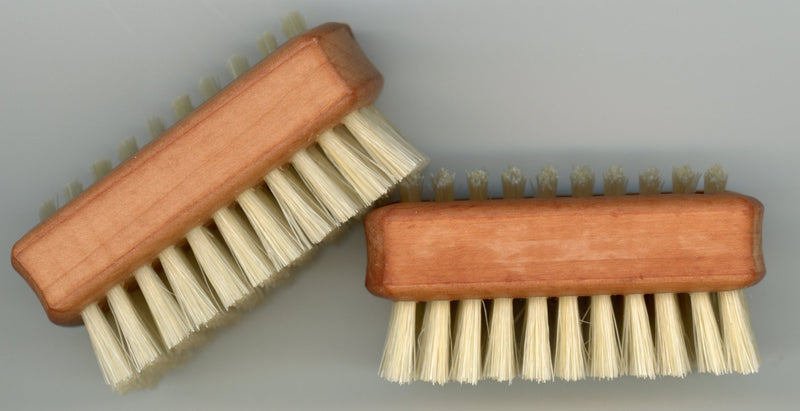 Petite brosse à ongles en poirier - à, partir de 2 ans / 24 mois-Default Title-Brosse-Croll & Denecke-Nature For Kids-2